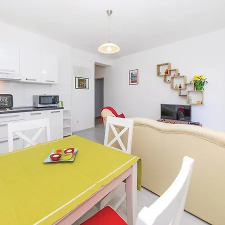 Two-bedroom In Lägenhet *